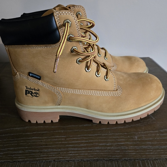 Ladies soft toe boots - Picture 1 of 8